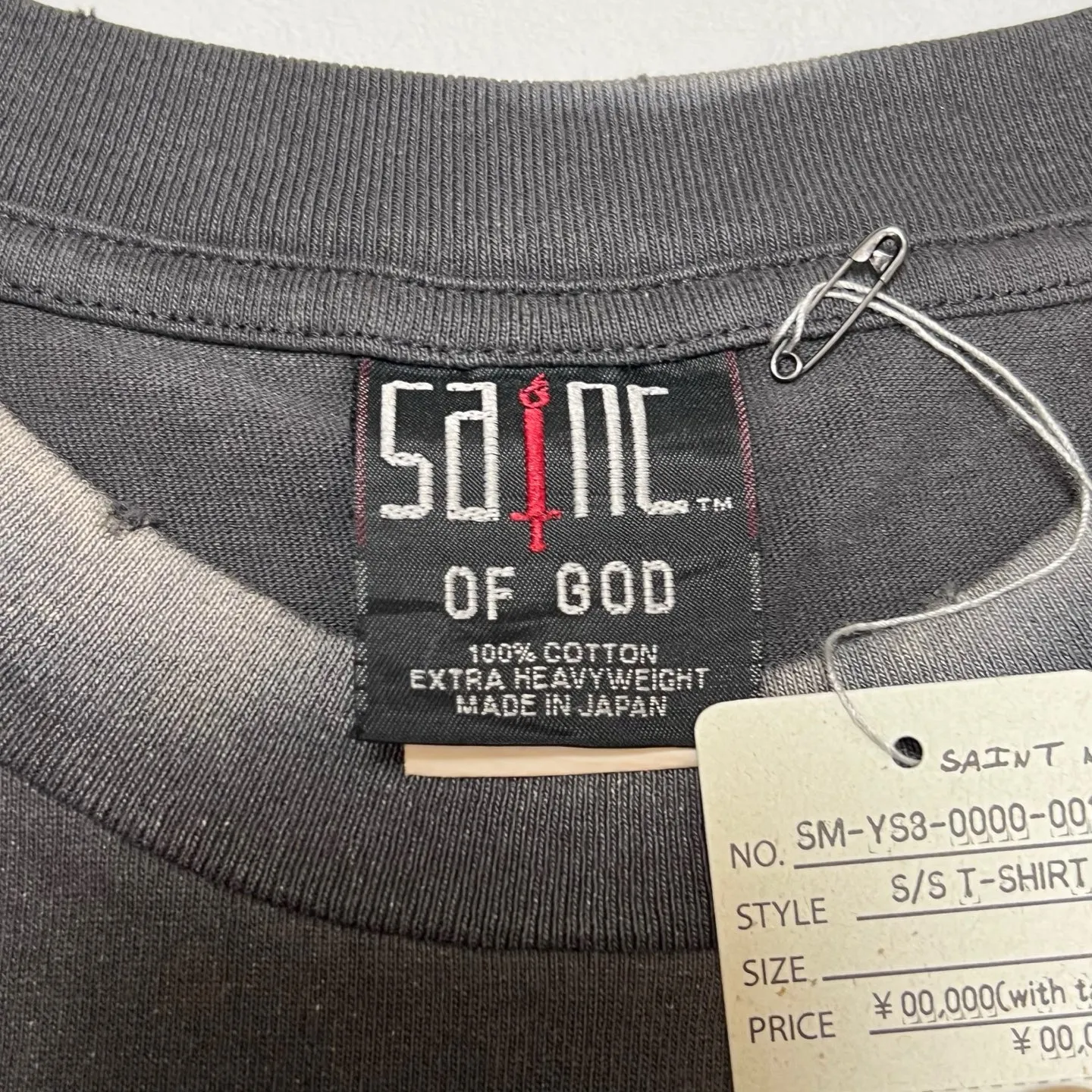 SAINT Mxxxxxx × FEAR OF GOD FG_SS TEE/SNT OF GOD/BLK 25SS Heavy FOG collaboration SAINT OF GOD prayer short sleeves Washed black S-XL This season's heavy collaboration FOG manager JERRY personally carries the goods SAINT OF GOD series collaboration has gained quite a buzz Customized original co-branded main label/wash label Top-notch printing technology Uses front and rear silver sand and cracked pulp Deep restoration